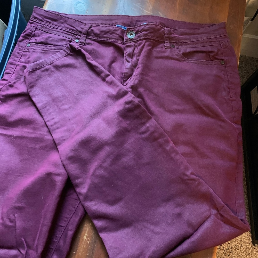 Vera Wang Pants